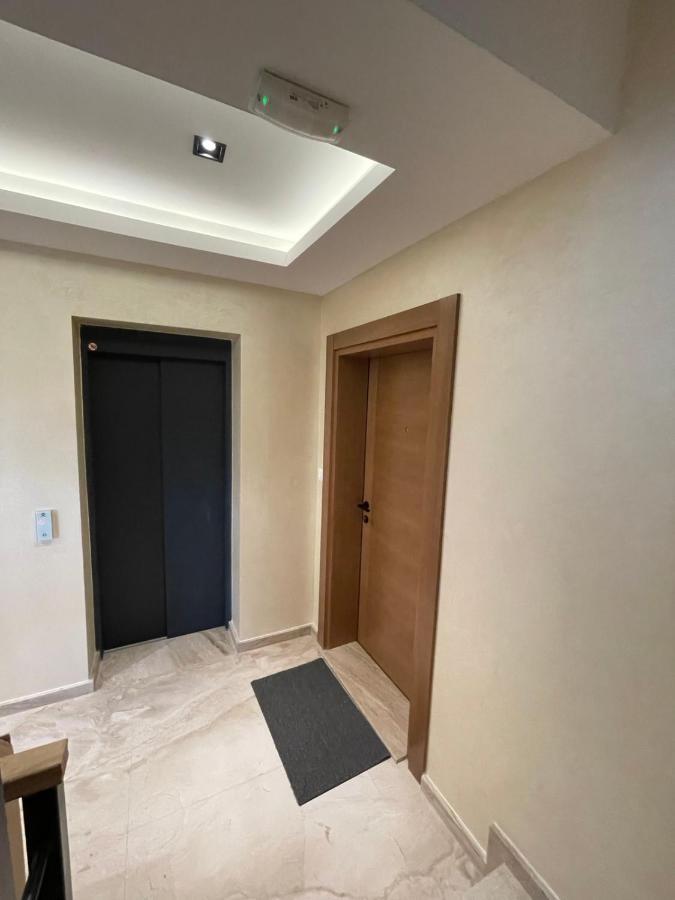 Avram Apartment *